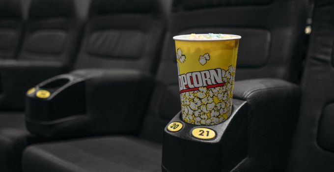5 keuntungan memilih kursi tengah di bioskop