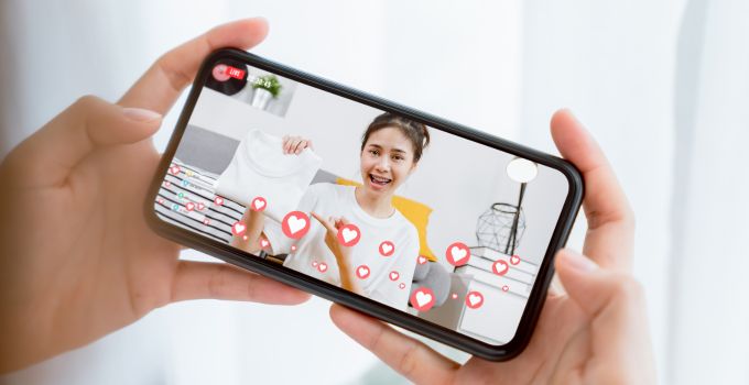 Fitur live streaming di TikTok