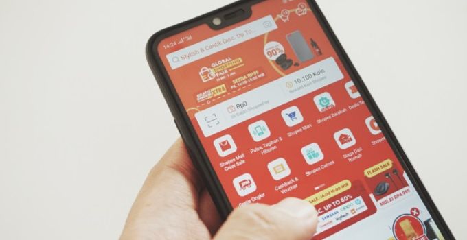 ampilan proses pelacakan paket di aplikasi Shopee